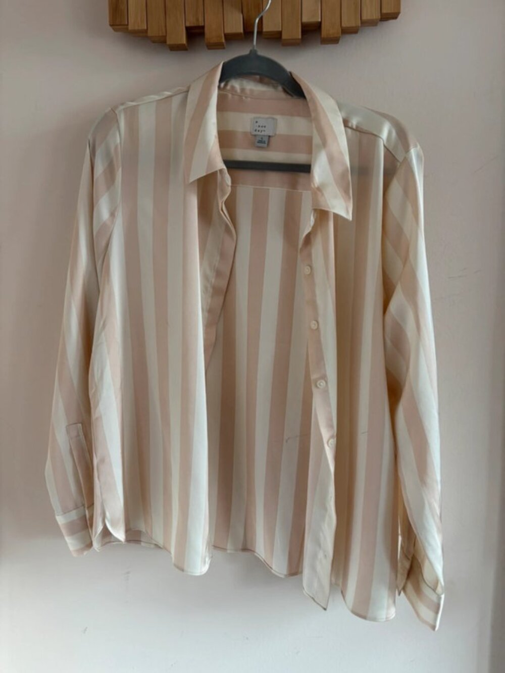 Striped Beige/Gold Button Up